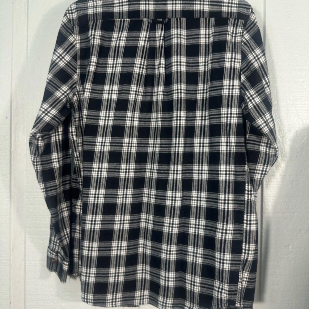 Yee Yee Black and White Mens Shirt Size Medium EUC
